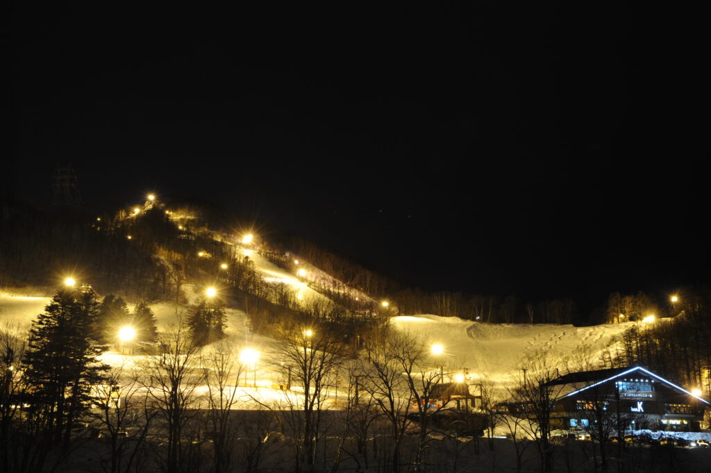 夜のばんけいスキー場