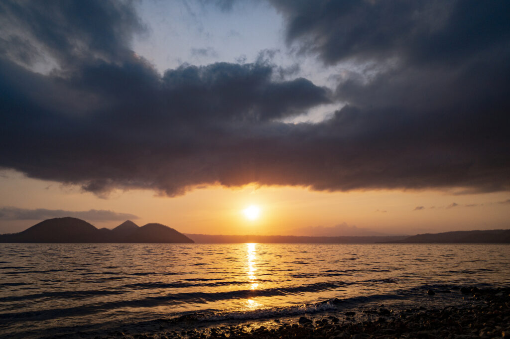 夕方の洞爺湖